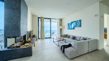 Rogoznica 5-Bedroom Villa for Up to 10 Guests