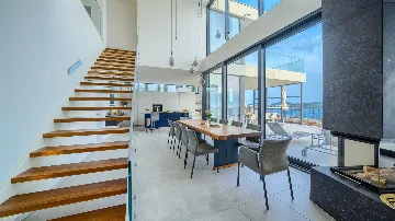 Rogoznica 5-Bedroom Villa for Up to 10 Guests