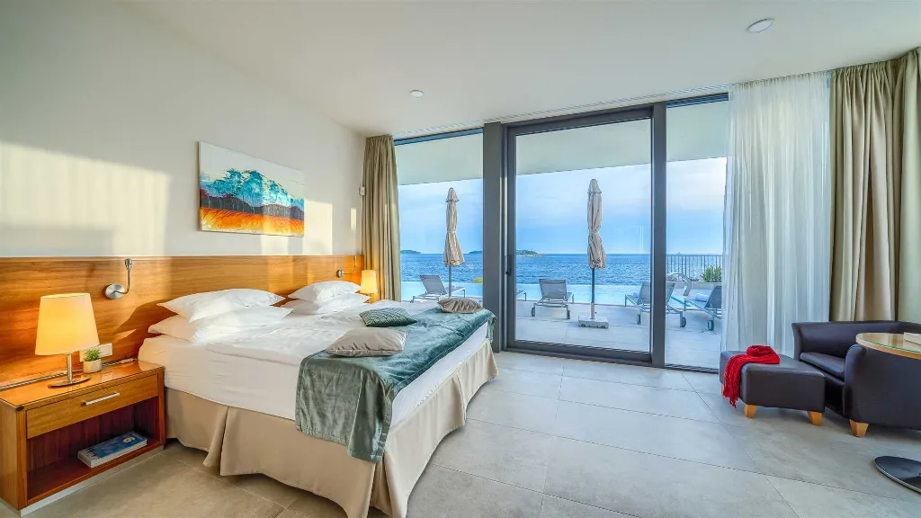 Rogoznica 5-Bedroom Villa for Up to 10 Guests