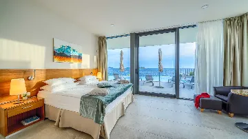 Rogoznica 5-Bedroom Villa for Up to 10 Guests