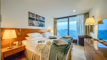 Rogoznica 5-Bedroom Villa for Up to 10 Guests