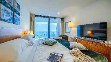 Rogoznica 5-Bedroom Villa for Up to 10 Guests