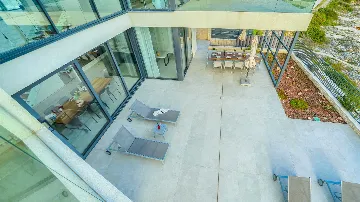 Rogoznica 5-Bedroom Villa for Up to 10 Guests