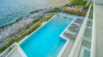 Rogoznica 5-Bedroom Villa for Up to 10 Guests