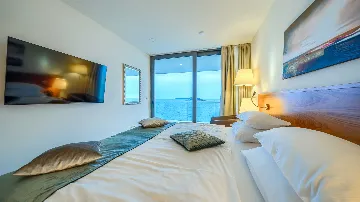 Rogoznica 5-Bedroom Villa for Up to 10 Guests