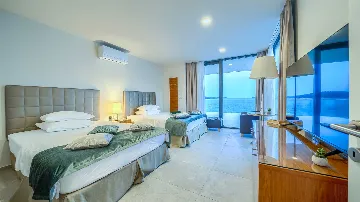 Rogoznica 5-Bedroom Villa for Up to 10 Guests