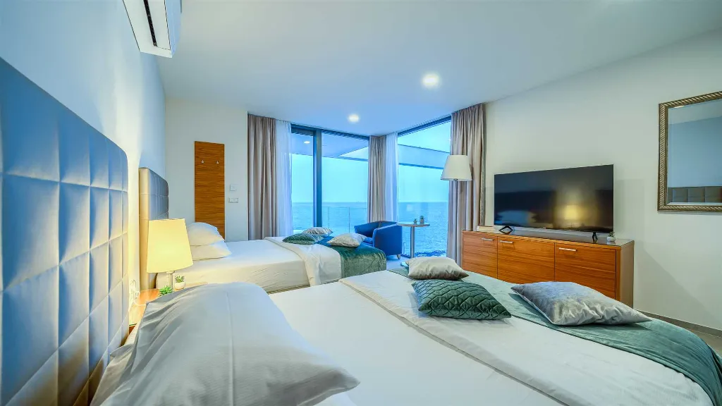 Rogoznica 5-Bedroom Villa for Up to 10 Guests