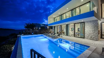 Rogoznica 5-Bedroom Villa for Up to 10 Guests