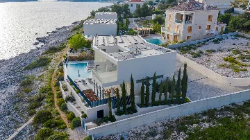 Rogoznica 5-Bedroom Villa for Up to 10 Guests