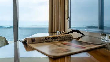 Rogoznica 5-Bedroom Villa for Up to 10 Guests