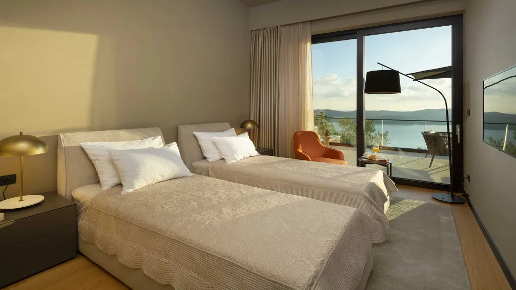 5-Bedroom Villa with Adriatic Sea Views in Orašac
