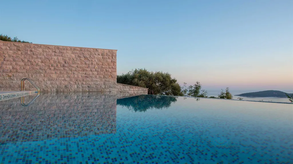 Sea-View Villa in Orašac for up to 10 Guests