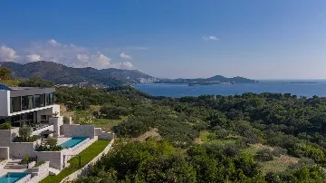 Sea-View Villa in Orašac for up to 10 Guests