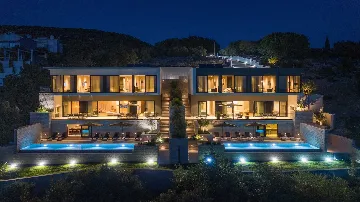 Sea-View Villa in Orašac for up to 10 Guests