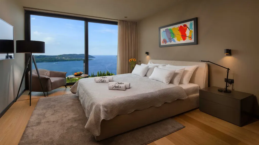 Sea-View Villa in Orašac for up to 10 Guests