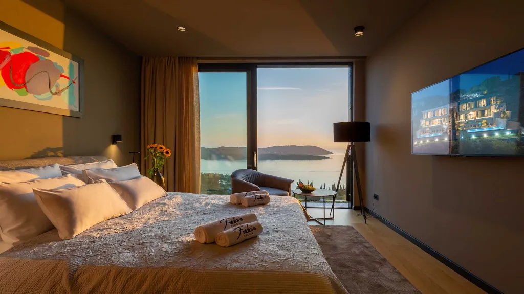 Sea-View Villa in Orašac for up to 10 Guests
