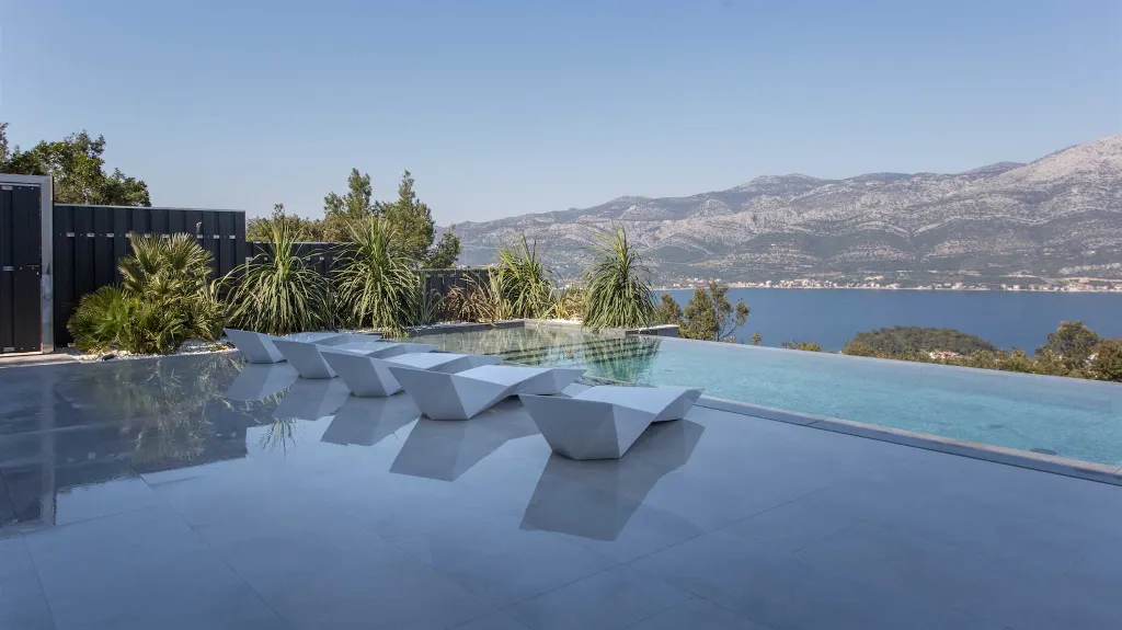 5-Bedroom Villa with Adriatic Views in Grad Korčula