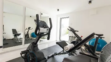 Orašac 5-Bedroom Villa for 10 Guests