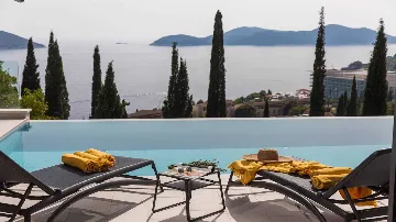 Orašac 5-Bedroom Villa for 10 Guests