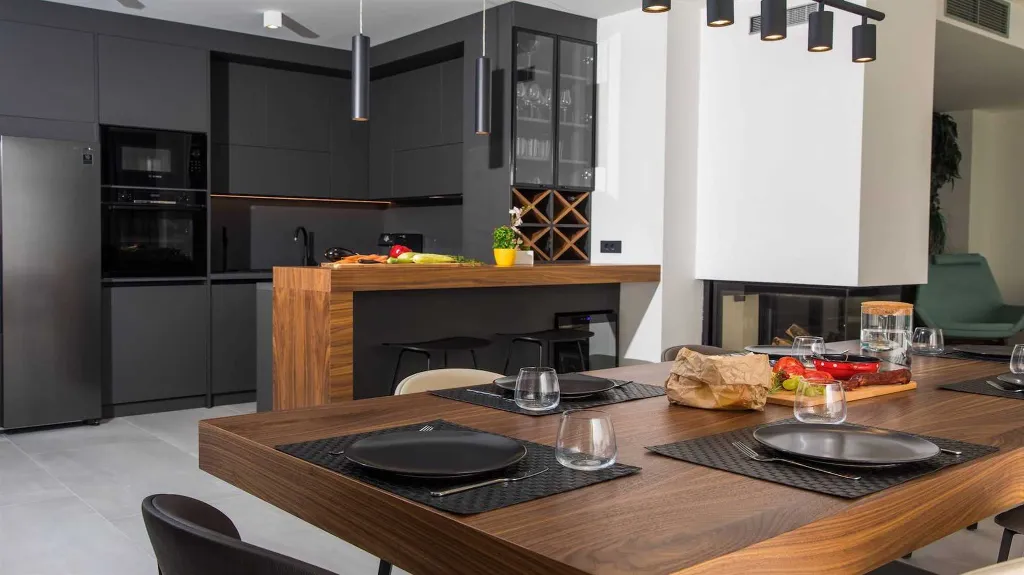 Orašac 5-Bedroom Villa for 10 Guests