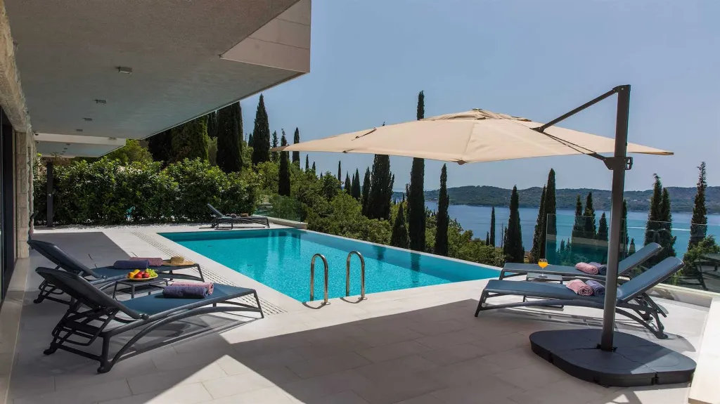 5-Bedroom Villa in Orasac for Up to 10 Guests