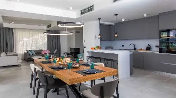 5-Bedroom Villa in Orasac for Up to 10 Guests