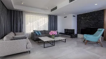 5-Bedroom Villa in Orasac for Up to 10 Guests