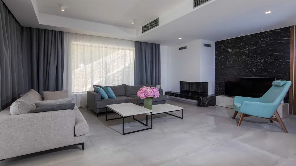 5-Bedroom Villa in Orasac for Up to 10 Guests