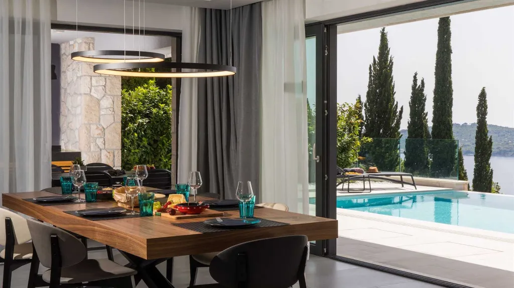 5-Bedroom Villa in Orasac for Up to 10 Guests
