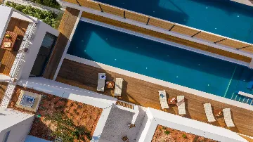 Modern 3-Bedroom Villa in Marusici (Up to 8)