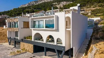 Modern 3-Bedroom Villa in Marusici (Up to 8)