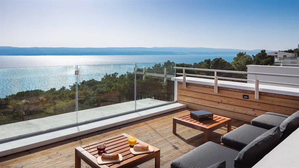 Modern 3-Bedroom Villa in Marusici (Up to 8)