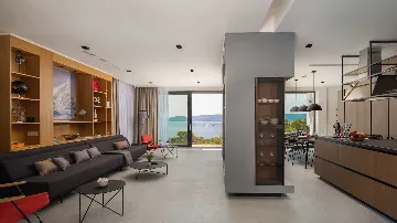 4-Bedroom Villa with Heated Pool in Marusici