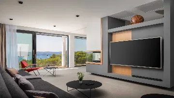 4-Bedroom Villa with Heated Pool in Marusici