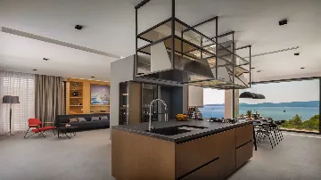 4-Bedroom Villa with Heated Pool in Marusici