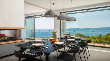 4-Bedroom Villa with Heated Pool in Marusici