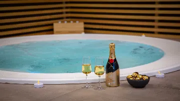 4-Bedroom Villa with Heated Pool in Marusici