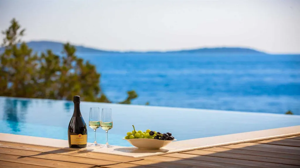 4-Bedroom Villa in Vinišće for 8 Guests