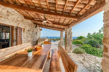 4-Bedroom Villa with Infinity Pool in Hvar