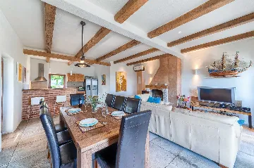 4-Bedroom Villa with Infinity Pool in Hvar