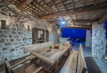 4-Bedroom Villa with Infinity Pool in Hvar