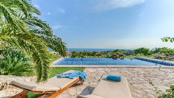 4-Bedroom Villa with Infinity Pool in Hvar