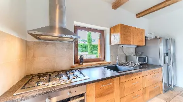 4-Bedroom Villa with Infinity Pool in Hvar