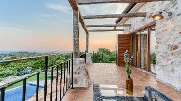 4-Bedroom Villa with Infinity Pool in Hvar