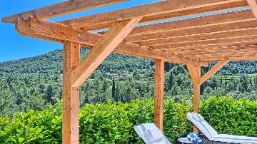 8-Bedroom Villa in Pitve for Up to 20 Guests