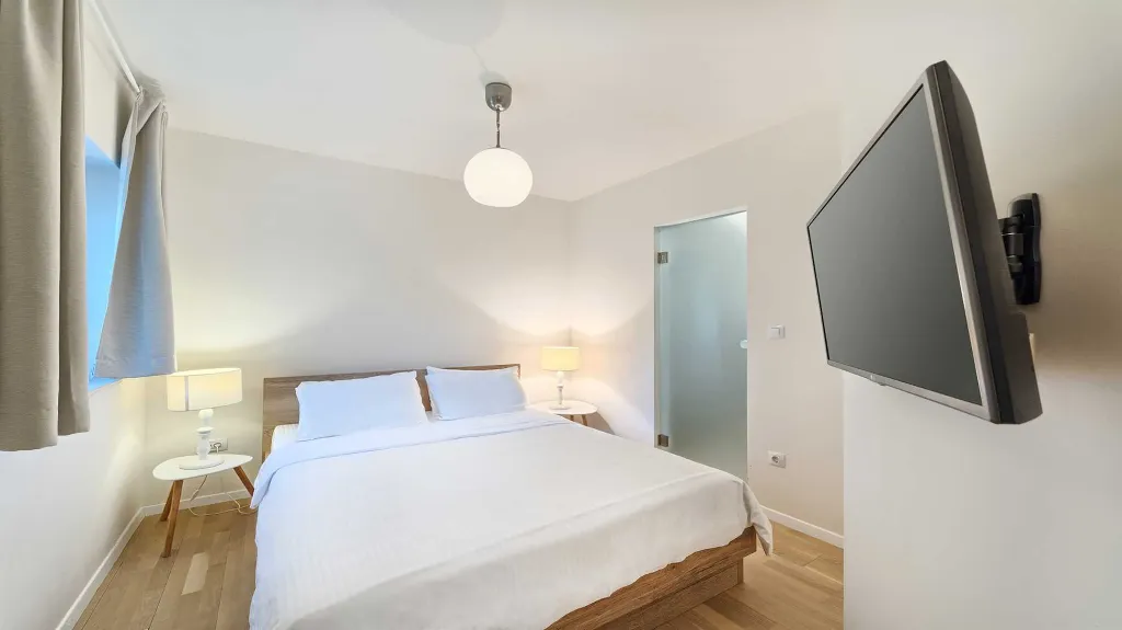 8-Bedroom Villa in Pitve for Up to 20 Guests
