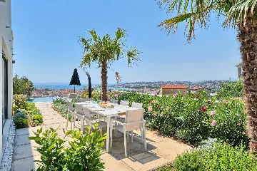 Podstrana Villa with Private Pool for 10 Guests