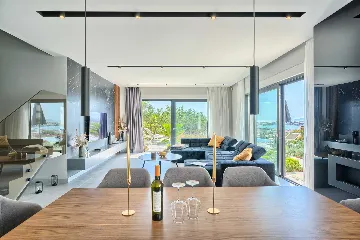 Podstrana Villa with Private Pool for 10 Guests