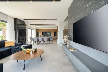 Podstrana Villa with Private Pool for 10 Guests