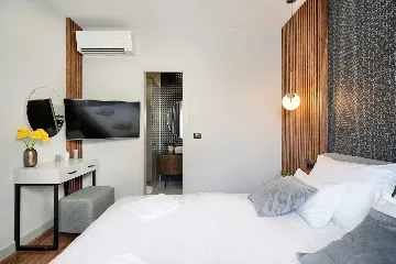 Podstrana Villa with Private Pool for 10 Guests